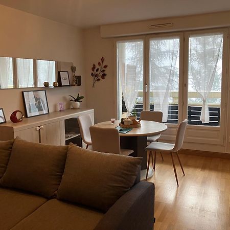 Appartement Avec Parking & Linge Inclus & Local Velos Blois Esterno foto
