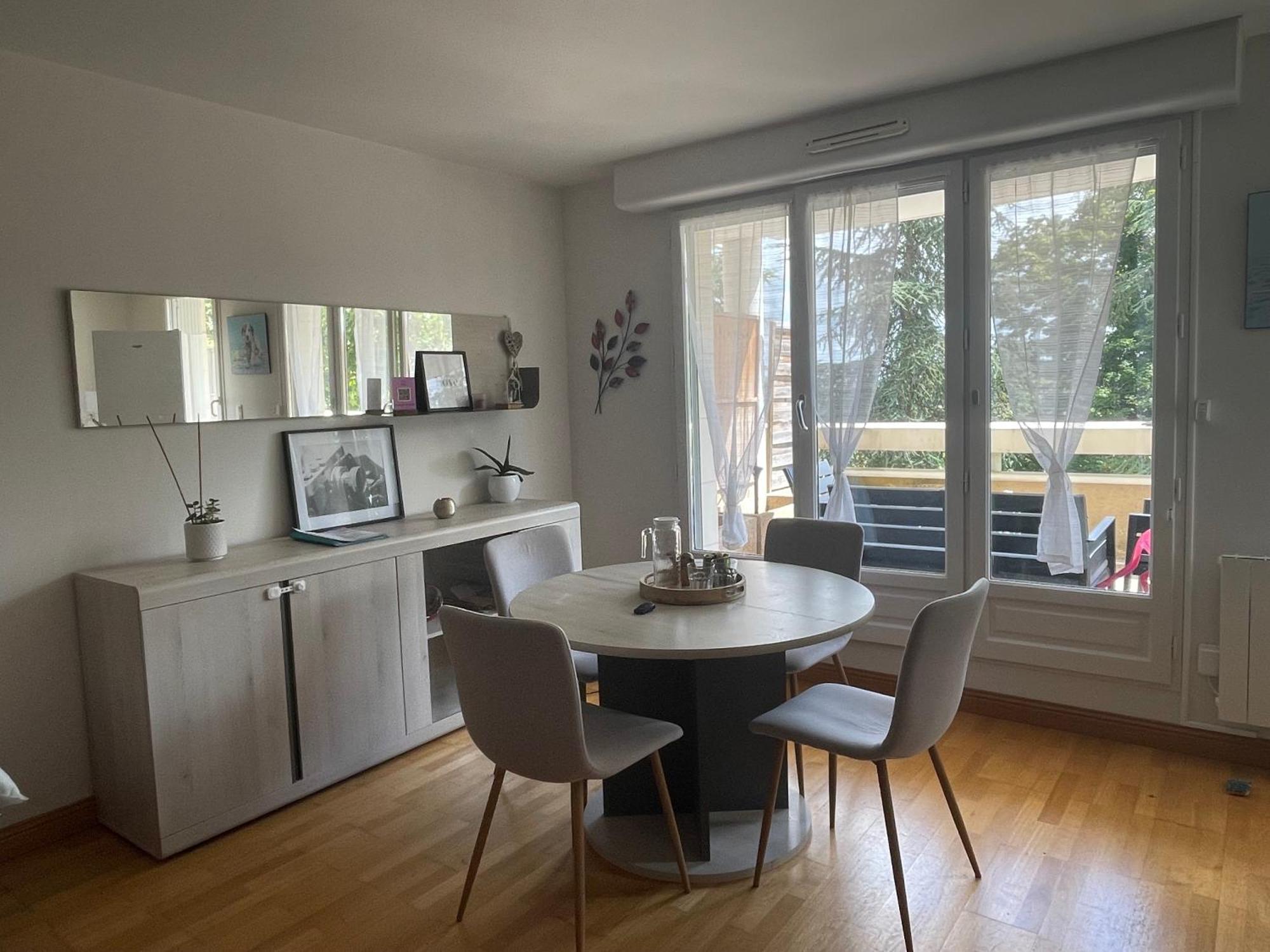 Appartement Avec Parking & Linge Inclus & Local Velos Blois Esterno foto